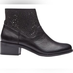 Vionic Luciana Black Perforated Leather Ankle Boots Size 6.5